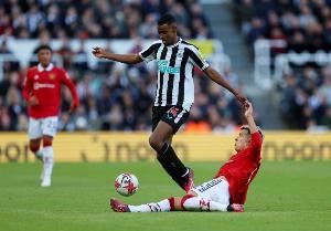 记者：利物浦未就引进伊萨克展开进一步行动，仍在等待积极信号