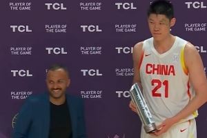 实至名归！砍下23分11板&眉骨被打开的胡金秋当选本场最佳球员