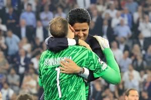 电讯报：曼城和多纳鲁马经纪人接洽谈转会，交易取决于埃德森情况