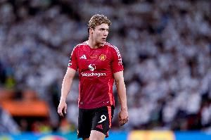 米体：霍伊伦留在曼联想法动摇，其父亲向米兰表示会认真考虑加盟