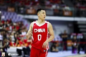 末节有关键三分！高诗岩全场撕咬式防守 6中1贡献7分2板2助3断