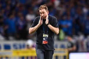 记者：如何兼顾洲际赛事和国内赛事 是中超争冠队伍首要决策问题