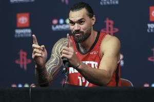 亚当斯谈双塔阵容：防守端要把握节奏和时机 进攻利用好对位优势